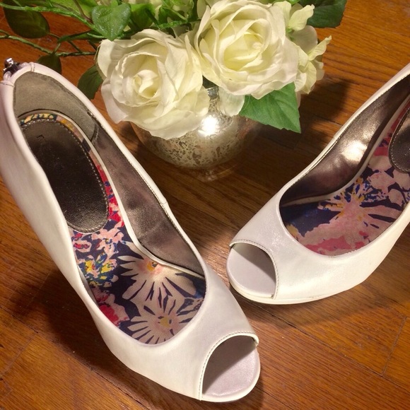 Exquisite! Sexy Zip back Heels- Platform Peep Toes - Picture 2 of 7